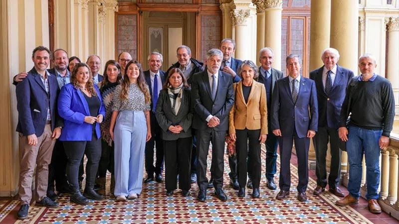 El Gobierno otorgó aumento a científicos y becarios de Conicet