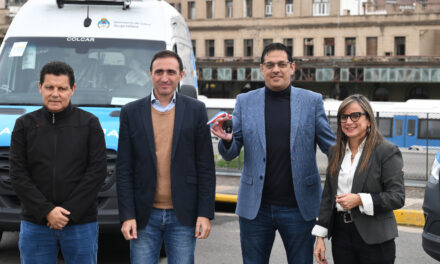 La Provincia entregó ambulancias a seis localidades
