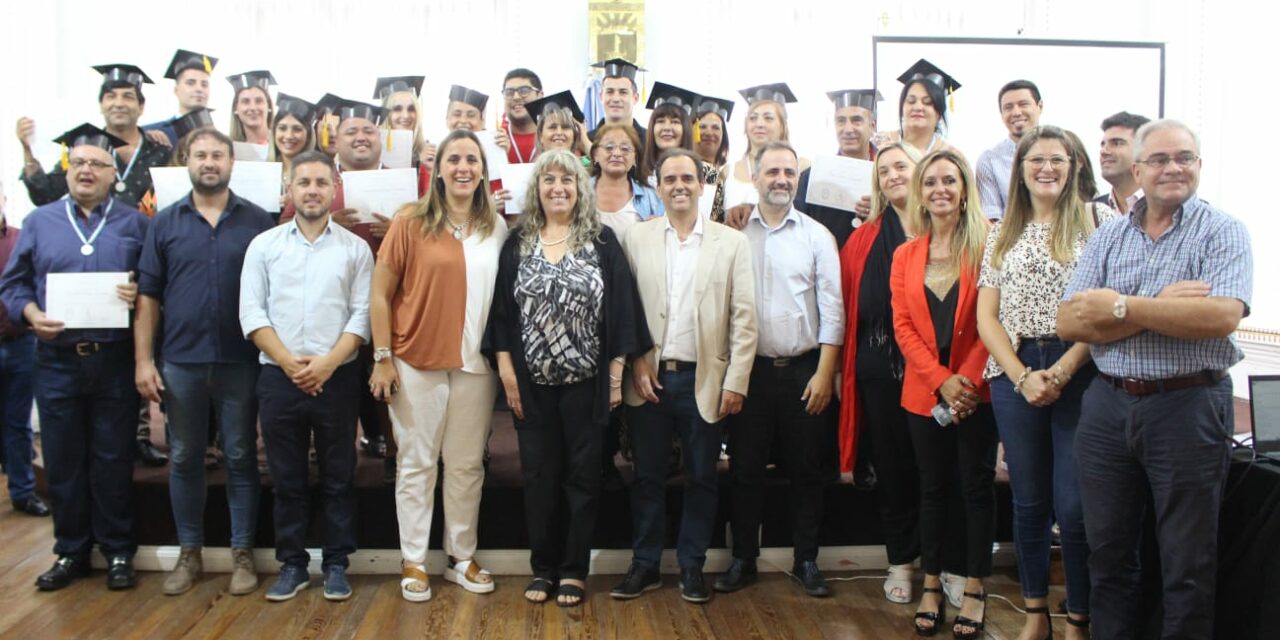 En Río Cuarto más de 150 trabajadores municipales están terminando sus estudios con el programa de Terminalidad Educativa