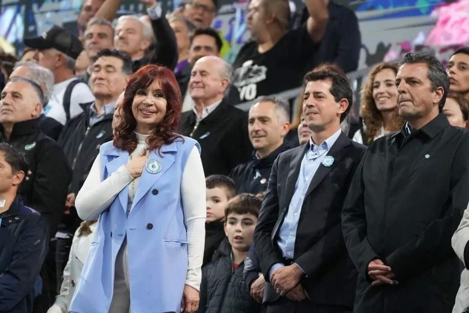 CFK: «Nunca voy a ser de ellos, yo soy del pueblo y de ahí no me muevo»