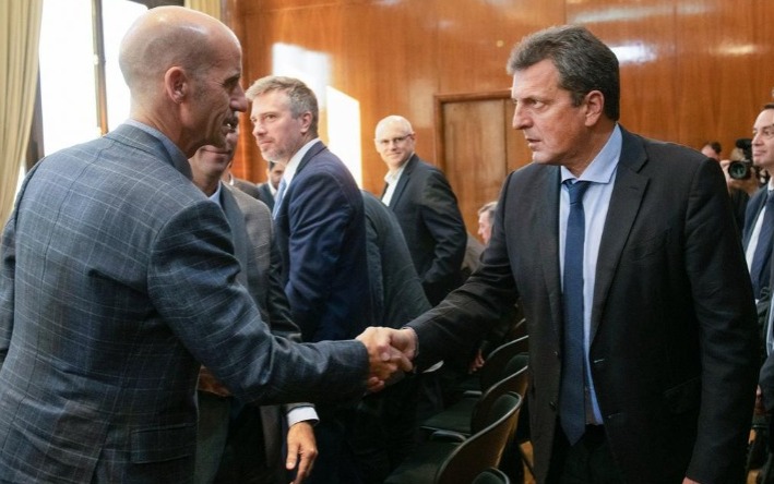 Massa busca aumentar las relaciones con los bancos y la Bolsa de Valores de Brasil