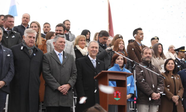 Río Cuarto: Schiaretti presidió los actos por el Día de la Bandera