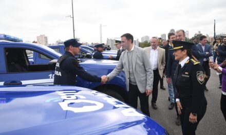 La Policía recibió 72 camionetas para patrullar el interior provincial