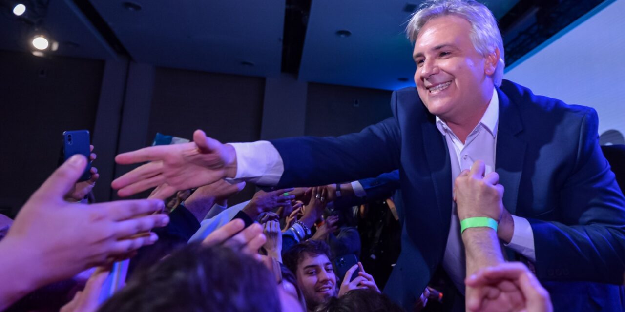 Con el 42,76% de los votos, Llaryora derrotó a Juez por tres puntos