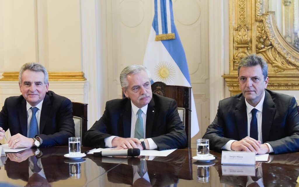 En una reunión de Gabinete, Fernández llamó a «fortalecer» la gestión
