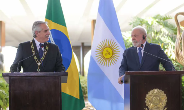 Lula entregó la mayor condecoración brasileña al presidente Fernández