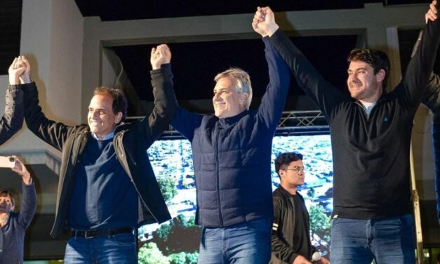 Martín Llaryora festejó en Sampacho el contundente triunfo del intendente Franco Suárez