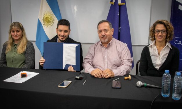 Río Tercero: Ferrer firmó un convenio para impulsar la terminalidad educativa