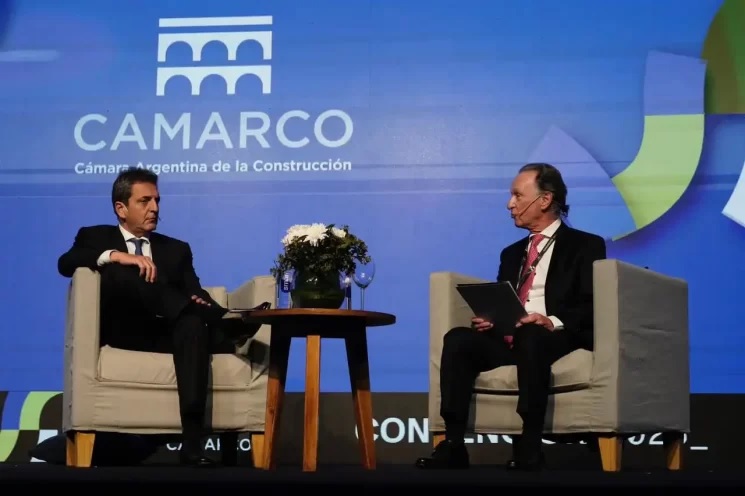 «Hay que generar los dólares necesarios para pagarle al Fondo y no volver nunca más»