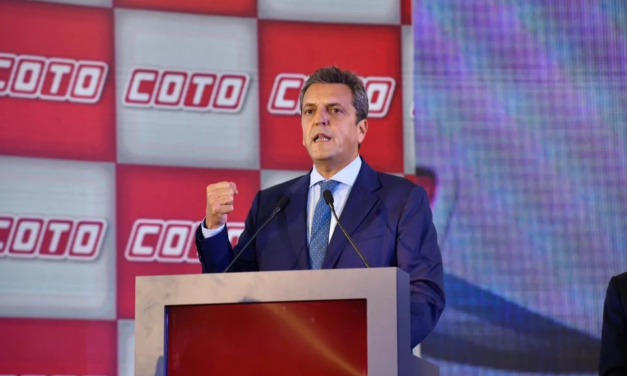 «La Patria se construye con empresarios que crezcan en el país»