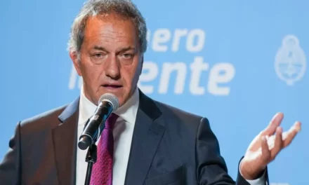 PASO en UxP: Scioli firmó precandidatura presidencial por «Unidos Triunfaremos»