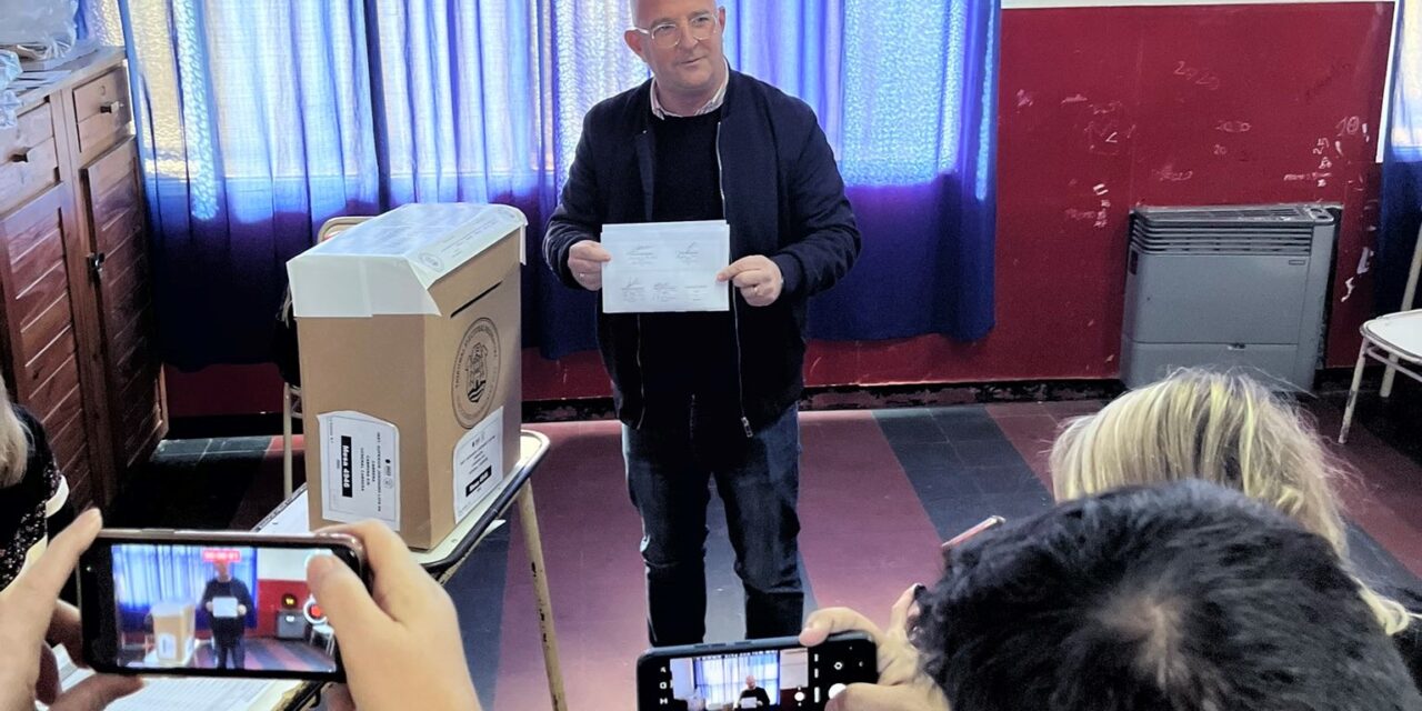 Marcos Carasso: «No nos vamos hasta que el acta esté firmada por todos los fiscales»