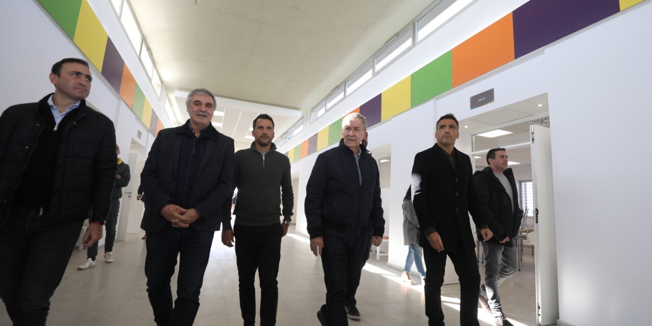 Alta Gracia: Schiaretti supervisó los trabajos finales de una escuela ProA