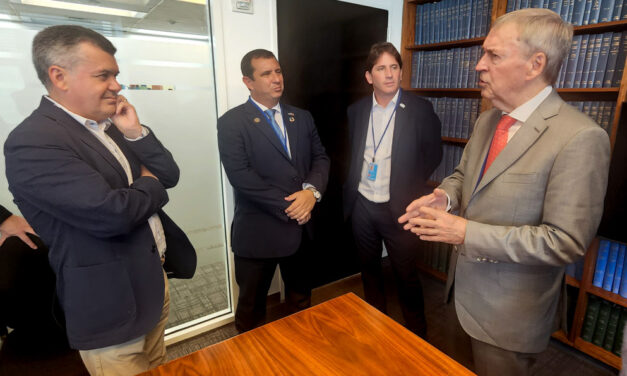 Schiaretti se reunió con autoridades de Oru Fogar