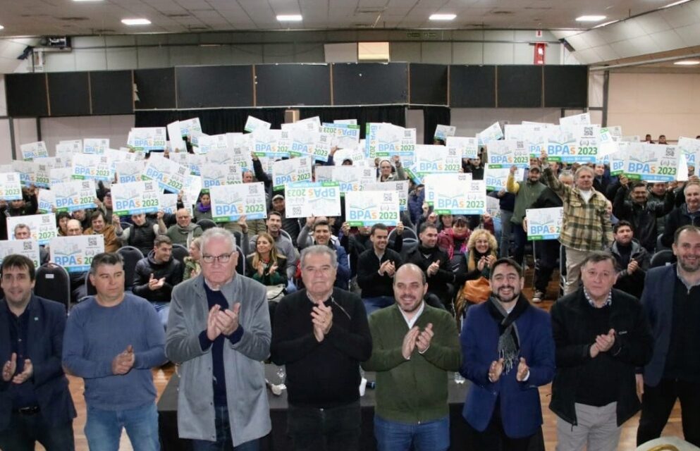 Busso entregó más de $41 millones a productores en Capital