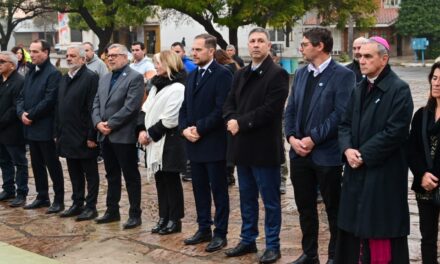 Villa María: Gill encabezó el acto en el 207° aniversario de la Independencia