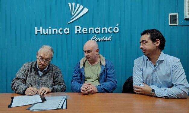 Huinca Renancó: Firma de contrato de concesión del servicio de agua corriente y potable