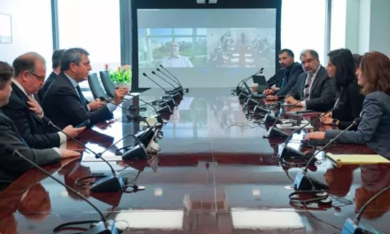 Massa reúne a su equipo económico para analizar negociaciones con el FMI