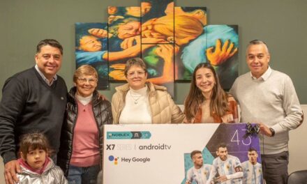 Villa Huidobro: el municipio entregó tres smarts tv a centros educativos