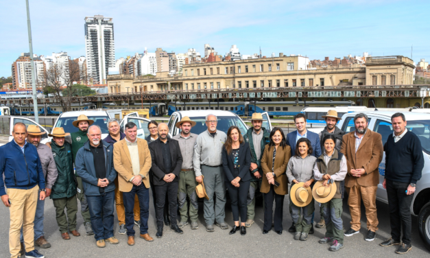 Puesta en valor de Áreas Naturales: guardaparques recibieron cinco camionetas