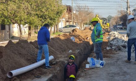 Vicuña Mackenna: el ENOHSA inspeccionó la obra de cloacas