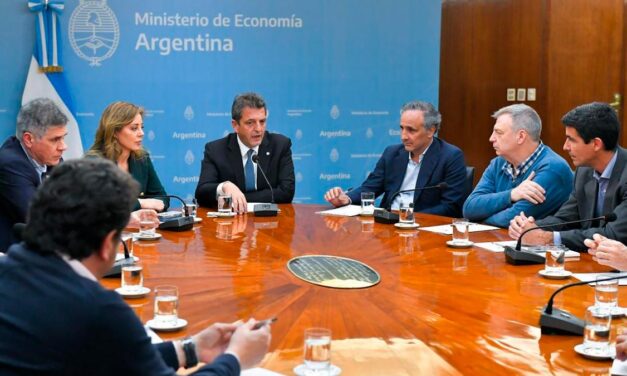 El Gobierno congeló el precio de los combustibles hasta el 31 de octubre