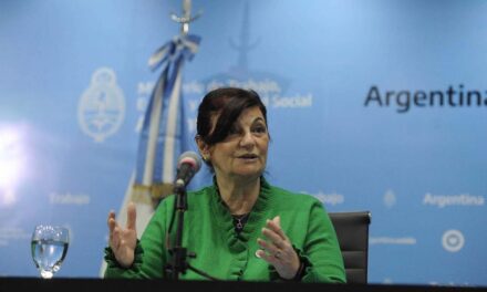 El Gobierno multará a empresas que no paguen el bono anunciado por Massa