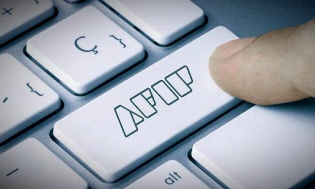 Oficializaron el aumento del piso y de las escalas de Ganancias