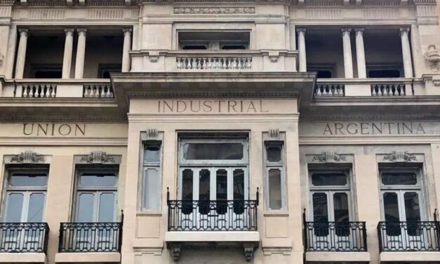 La Unión Industrial rechazó un eventual aumento de salarios por decreto