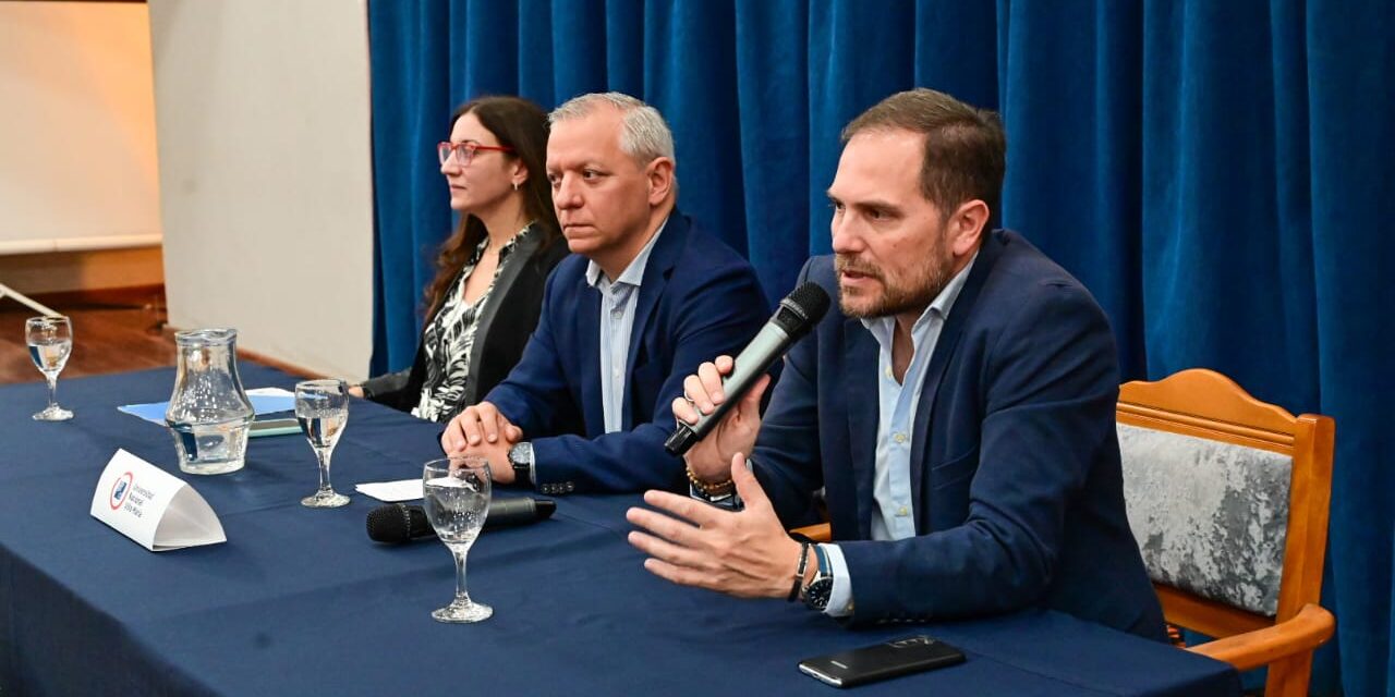 Villa María: Gill acompañó la puesta en marcha de la 3º Jornada Nacional Agroalimentos y Sustentabilidad
