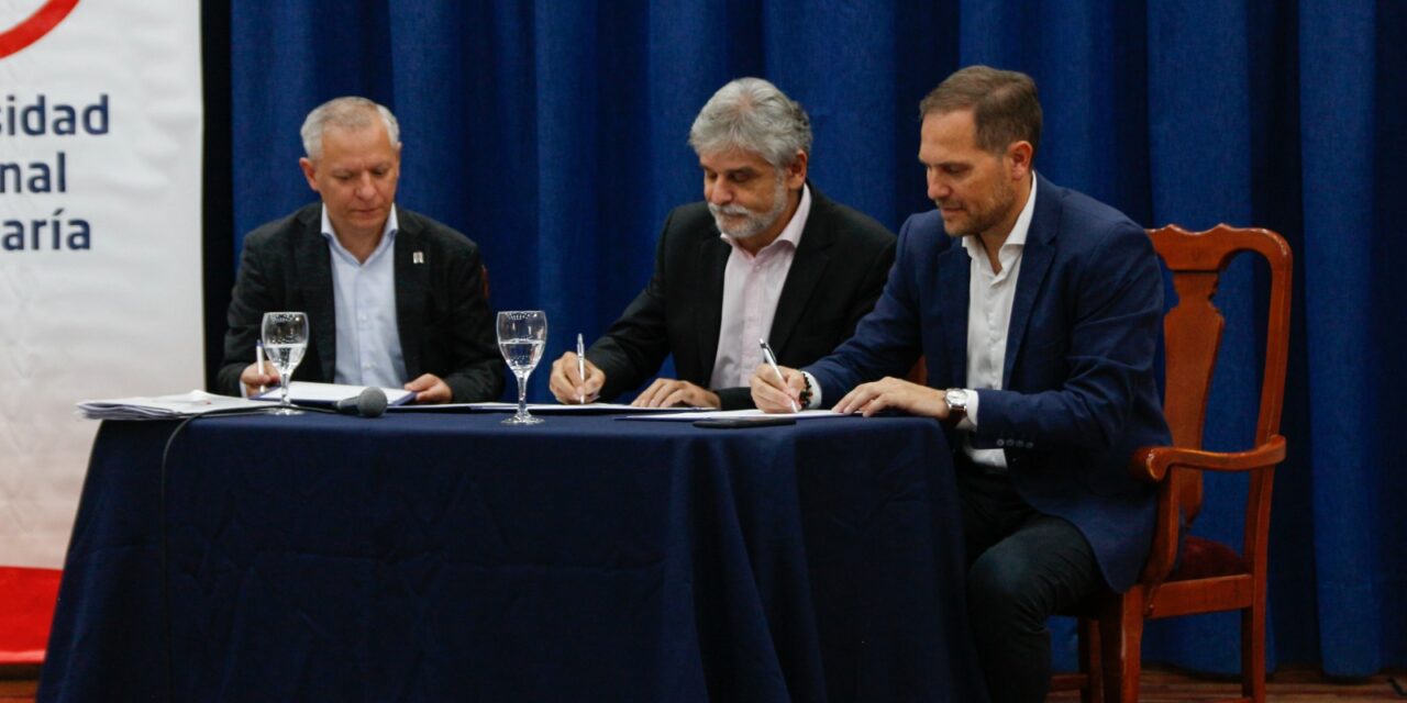 Filmus firmó la resolución para iniciar la construcción del Centro de Investigación de alto nivel en la UNVM