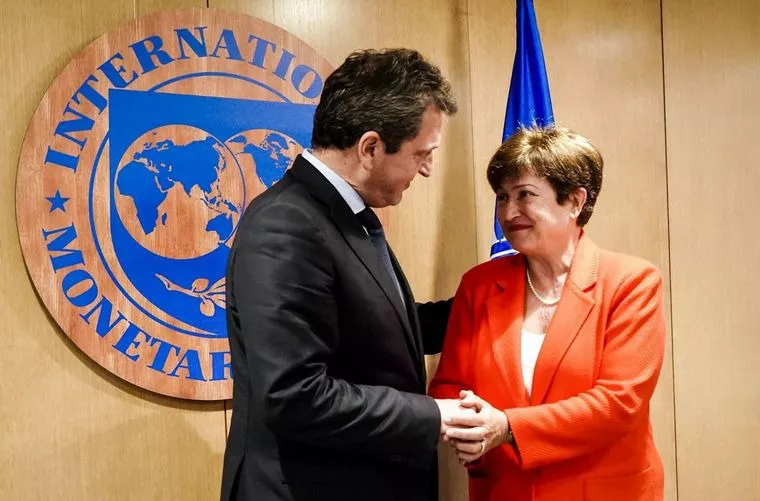 Massa se reunirá con el FMI para acordar una ampliación de los desembolsos