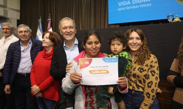 Schiaretti completó desembolsos de 350 créditos Más Vida Digna