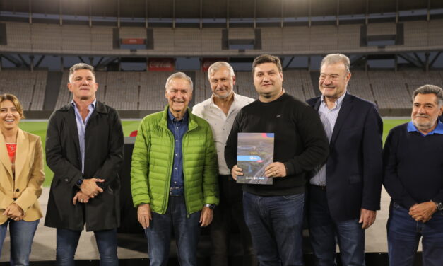 Schiaretti entregó ayudas económicas a 64 instituciones deportivas