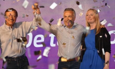 Cornejo ganó y agradeció haber sido electo gobernador de Mendoza «por el voto popular»