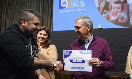 Schiaretti entregó otros 400 créditos de libre disponibilidad