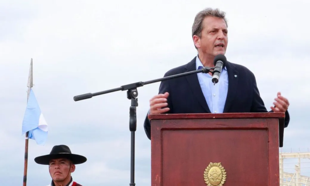 Massa prometió coparticipar el Impuesto al Cheque y el Impuesto País