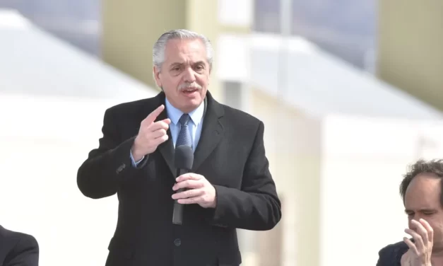 Fernández repudió el «negacionismo» y a la «casta económica que posterga desarrollo»
