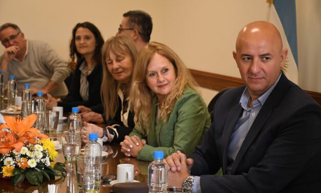 UNRC: firma de convenio con Municipios y Cooperativas para el uso de las Residencias Estudiantiles