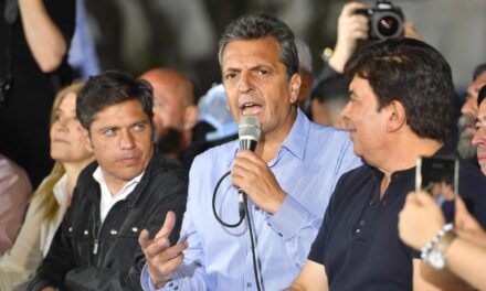 Massa: «Agarren la boleta que tiene la bandera argentina»