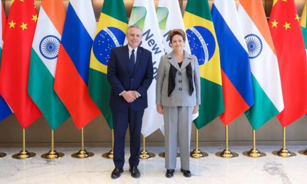 Tras reunirse con Rousseff, Fernández participa del III Foro de la Franja y la Ruta