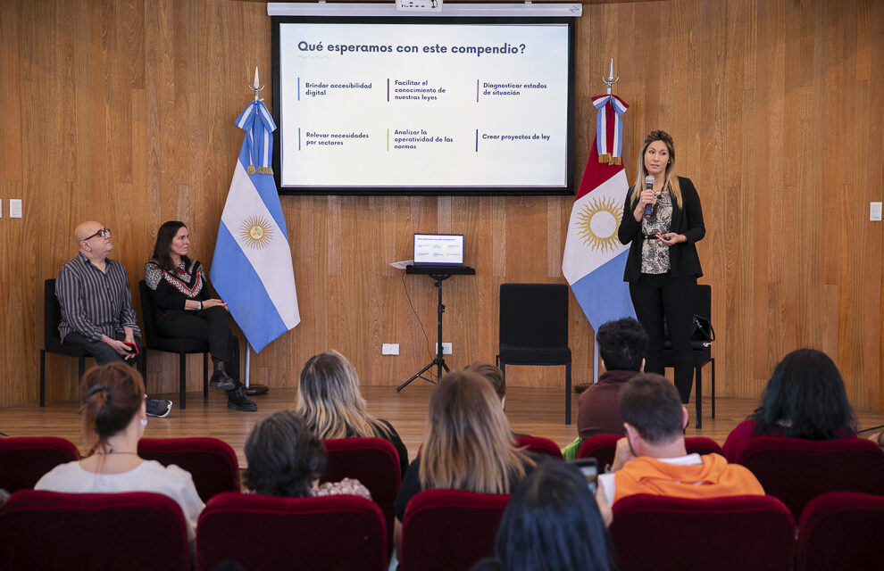 La Legislatura presentó un compendio de leyes culturales de los últimos 40 años