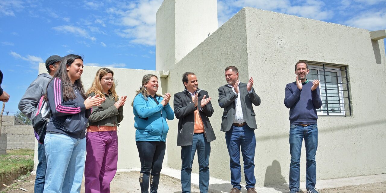 Río Cuarto:  se entregaron 6 viviendas del plan «Vivienda Semilla»