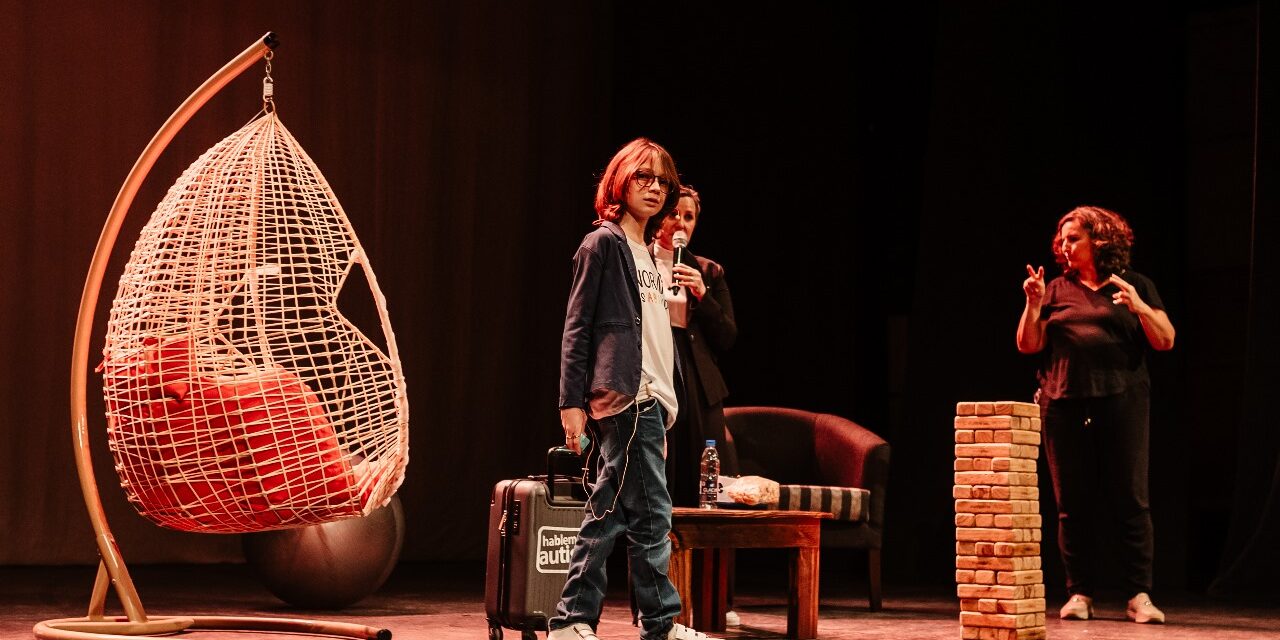 Autismo en primera persona en Río Cuarto: el influencer Ian Moche colmó el teatro municipal