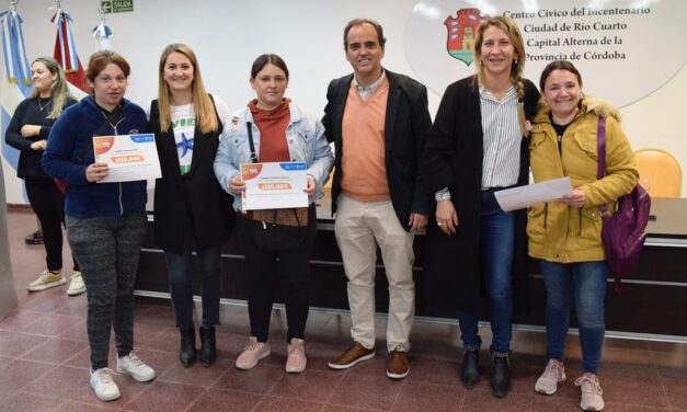 Más Vida Digna: 450 familias del departamento Río Cuarto recibieron su crédito en 2023