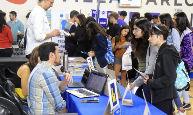 Villa Carlos Paz: Jóvenes de toda la región participan de la Expo Carreras, Empleo y Emprendedurismo Technology