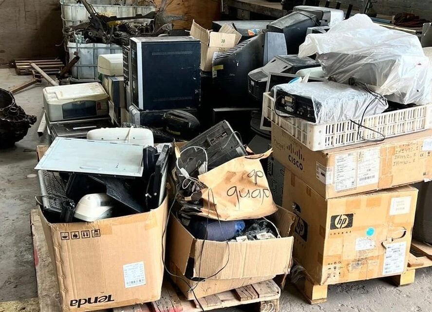 Carnerillo: campaña de recolección de Residuos de Aparatos Eléctricos y Electrónicos