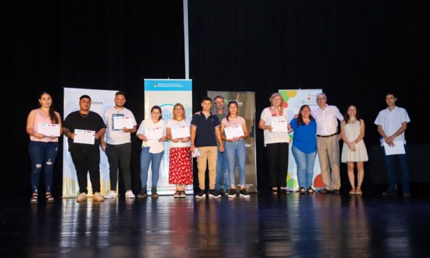 Laboulaye: se entregaron certificados de capacitaciones a instituciones educativas