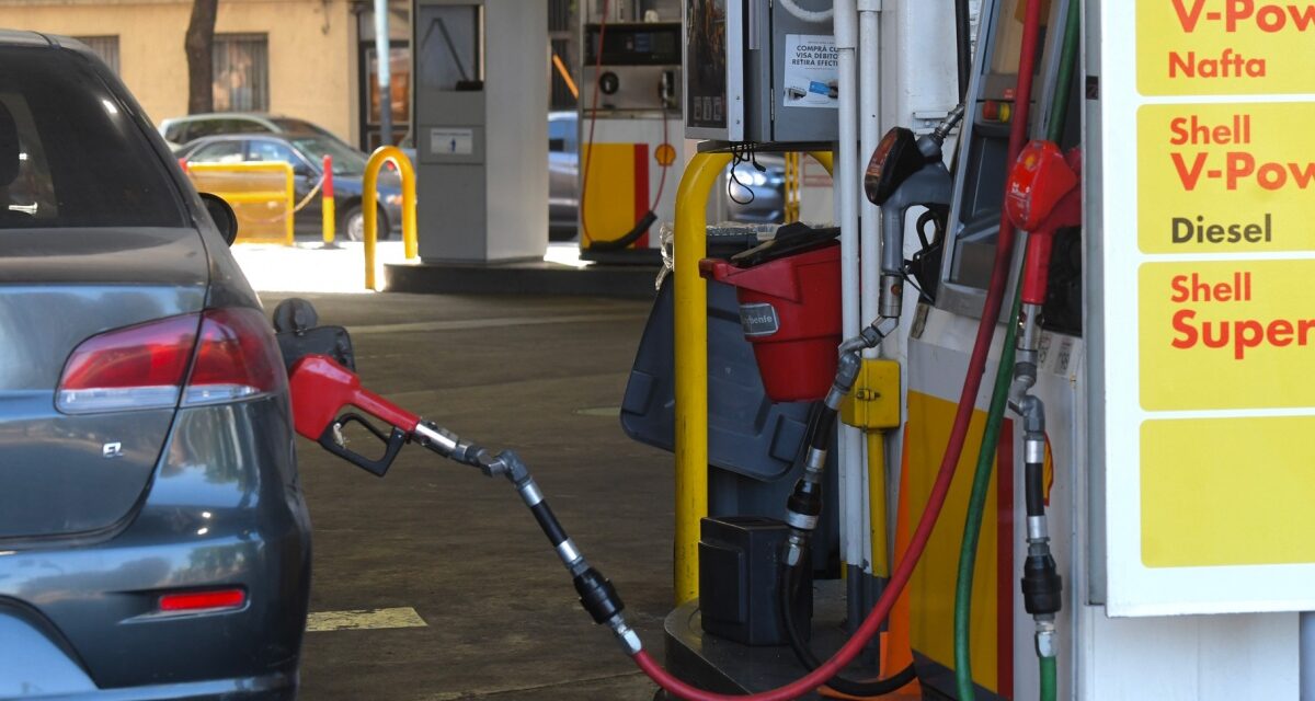 Massa aseguró que se «normalizó» el abastecimiento de combustibles