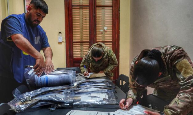 La DINE remarcó que los partidos «tienen que asegurar que la boleta esté en la mesa»